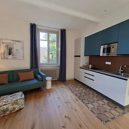 Lägenhet Villa Grappoli With Balcony And Lake View *